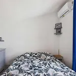 Апартаменты Climatise 2 Pieces A 160m De La Avec Terrasse, Parking Prive Et Proche Commerces - Fr-1-423-240 *