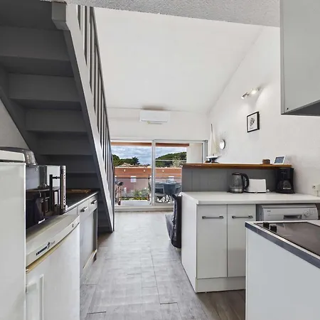 Climatise 2 Pieces A 160m De La Avec Terrasse, Parking Prive Et Proche Commerces - Fr-1-423-240 Le Grau-dʼAgde