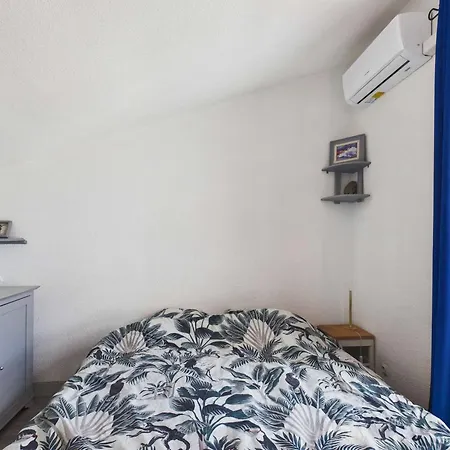 Διαμέρισμα Climatise 2 Pieces A 160m De La Avec Terrasse, Parking Prive Et Proche Commerces - Fr-1-423-240 *
