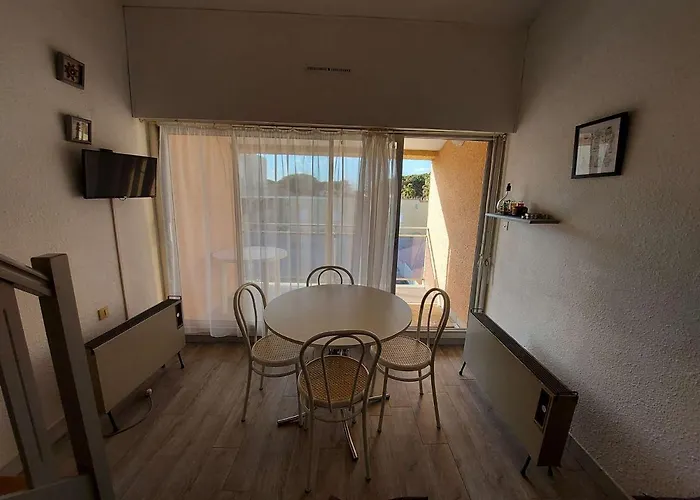 Apartamento Climatisé 2 Pièces à 160m De La Avec Terrasse, Parking Privé Et Proche Commerces - Fr-1-423-240